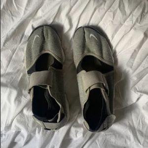 Nike Air Rift Split Toe Grey 2007 Vintage Retro Shoes Trainers Size UK 10